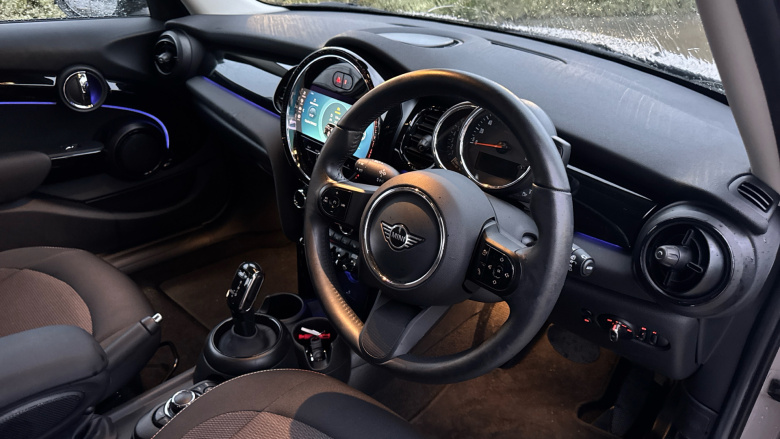 MINI Hatchback 1.5 Cooper Classic Premium 5dr Auto Petrol Hatchback